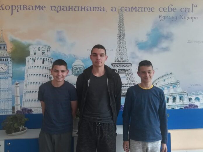 Ученици от ПМГ 