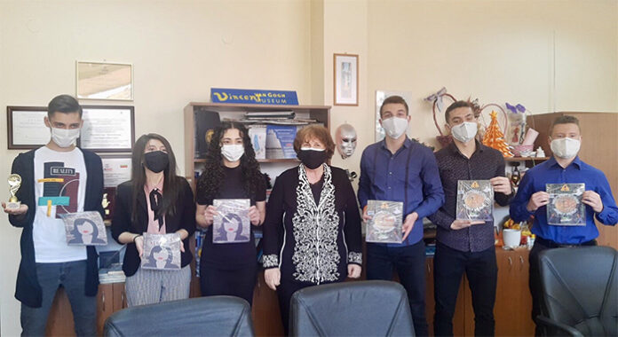 Ученици от Седмо СУ представиха факт-листи на тема “Кой кой е в съдебна зала