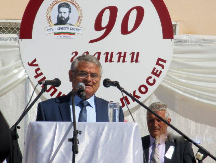 Училището във Вълкосел стартира новата учебна година с близо 400 ученици и 38 първокласници