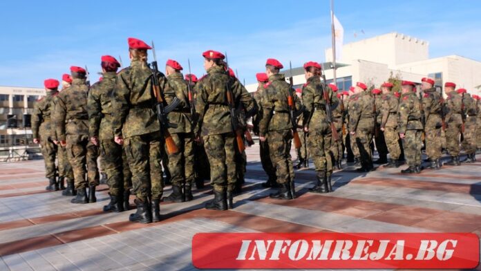 Учиш за войник - държавата плаща!