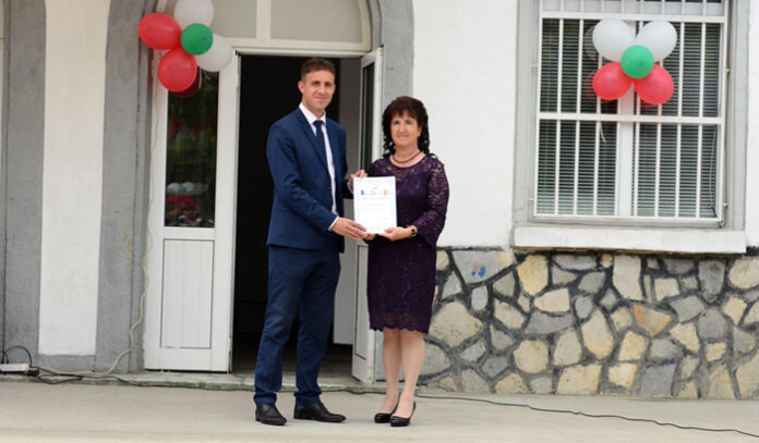 Учител от Сатовча спечели два международни проекта по програма „Еразъм  “