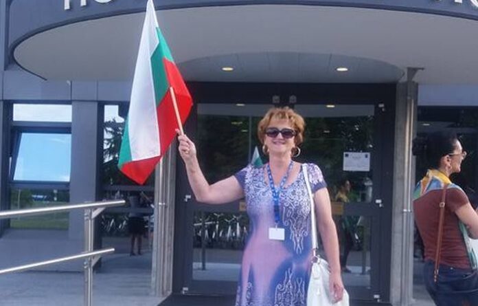 Учителката Елена Тумбева от Разлог с квалификация от Национална програма от ЦЕРН в Швейцария