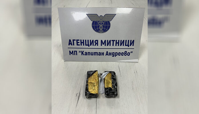 Украинец уви златни кюлчета около кръста си
