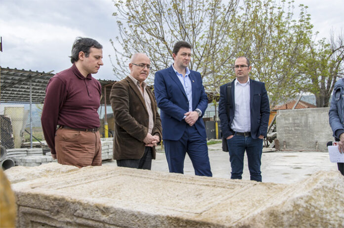 Уникална надгробна плоча откриха в античния град Хераклея Синтика край Петрич