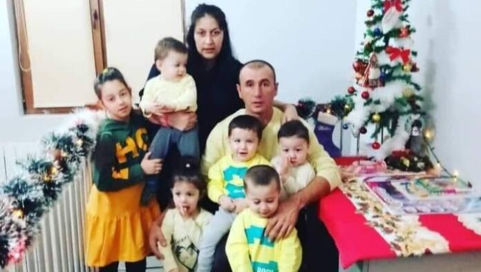Уникално! Семейство от дупнишкото село Бистрица се радва на трета двойка близнаци