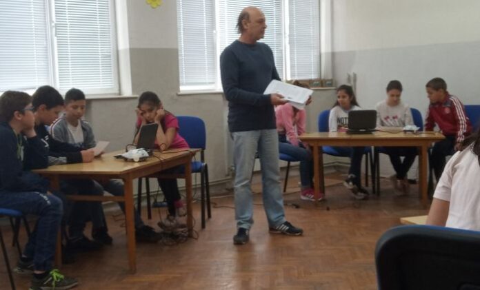 Урок по програмиране за учениците в ОУ „Даскал Димитрий“ - Кюстендил