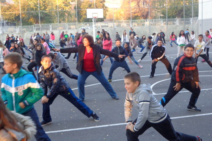 Утринна гимнастика за здраве в I ОУ в Гоце Делчев