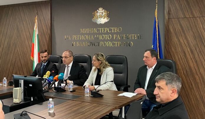 Уволнен е служителят на Национално тол управление заради скандала на Дунав мост