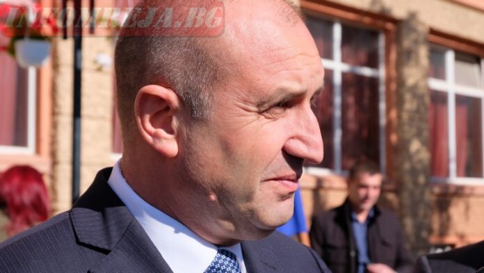 В 17 ч. днес Радев вика партиите за консултации за служебен кабинет