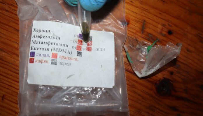 В Бургас задържаха баща и син за наркотици