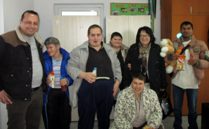 В навечерието на 2016 г. млад бизнесмен от Абланица направи дарение на Защитеното жилище в Марчево