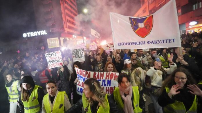В памет на загиналите в Нови Сад: 18-часова студентска блокада в Ниш