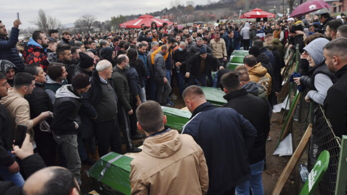 В Северна Македония пристигнаха останките на загиналите на АМ 
