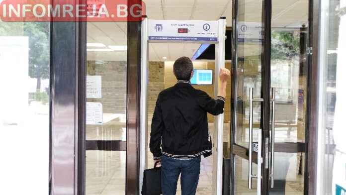 В третата вълна: Кризисният щаб в Благоевград обсъжда мерките