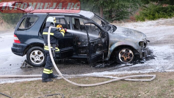 Вандалска проява във Франция: Изгориха над 870 коли в новогодишната нощ