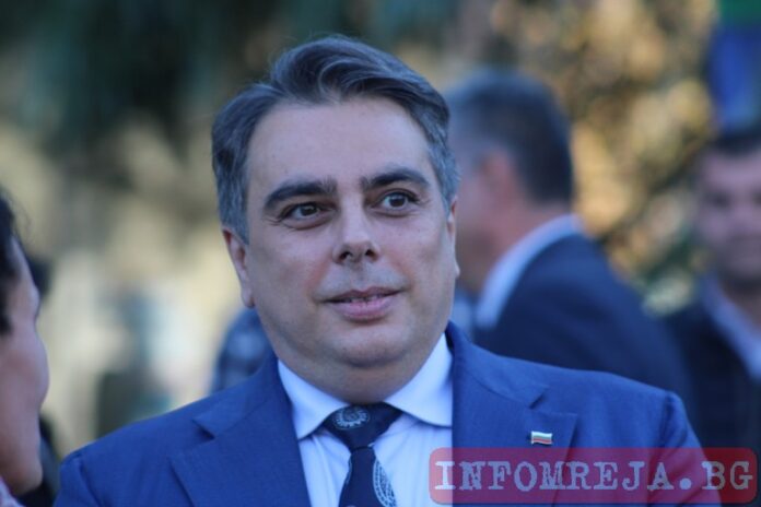 Василев: Подкрепата ни минава след подпис на декларацията и равно отдалечен премиер