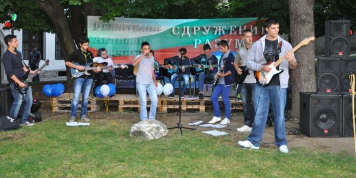 Васко Кръпката взриви публиката в „Нощта на китарите“ в Разлог