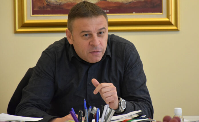 Вдигат заплатите на медиците в училищата и детските градини в Благоевград