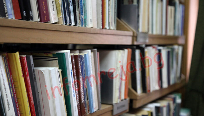 „Вечер на литературата“ събира ценители на словото в Летния театър в Благоевград