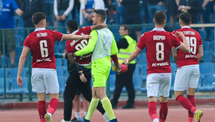 Вечното дерби при Гриша Ганчев: 