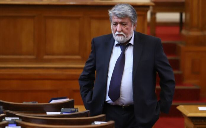 Вежди Рашидов оттегли номинацията си за председател на парламента
