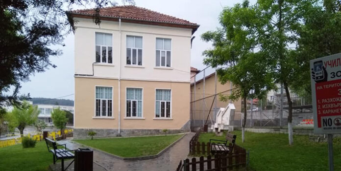 Век и половина светско училище в Гърмен! (СНИМКИ)