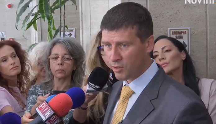 „Величие“ сезира КС за нелегитимно избран МС