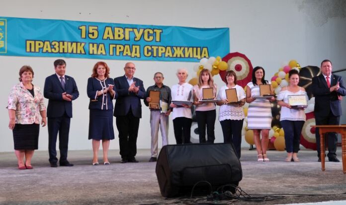 Вицепрезидентът в Стражица: Интересът на хората на България трябва да е над егоизма