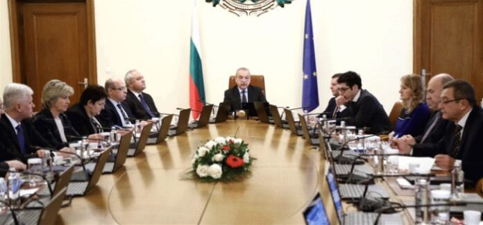 Видел му се краят на служебното правителство