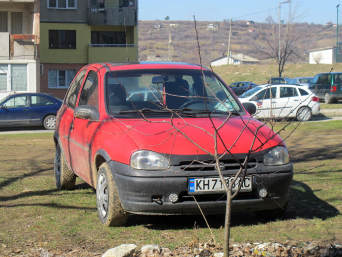 Вкарват в регистър колите