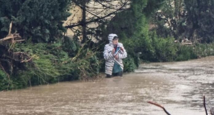 ВМС се включиха в помощ на хората при наводненията в Бургаско