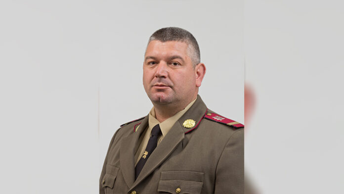 Военен задържа крадец