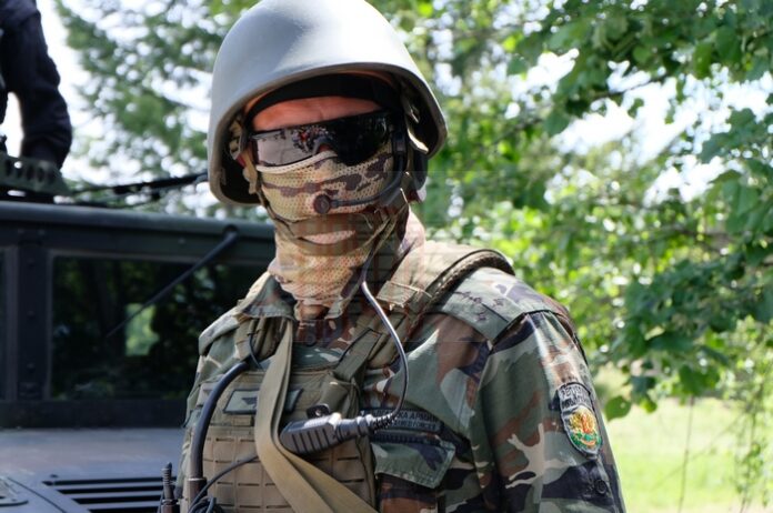 Военни и техника