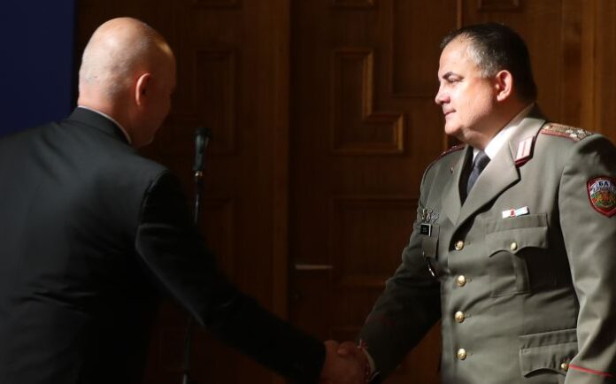 Военни с награди от Тагарев