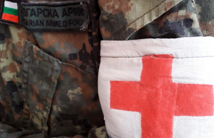 Военнослужещи оказаха помощ на жена