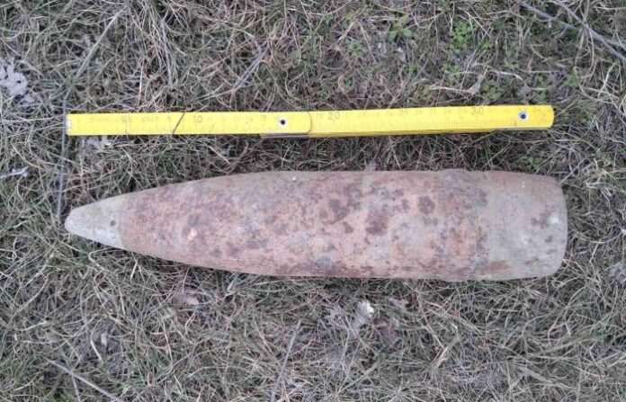 Военнослужещи унищожиха невзривен боеприпас