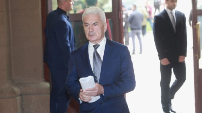 Волен Сидеров сериозно притеснен от 