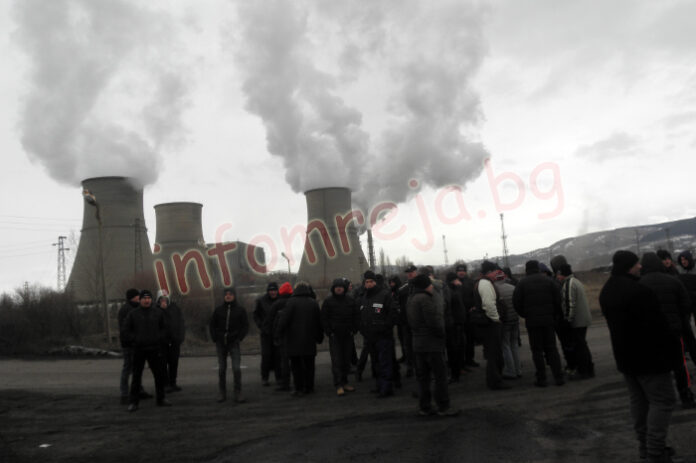 Втори ден продължават протестите на съкратените миньори в Бобов дол
