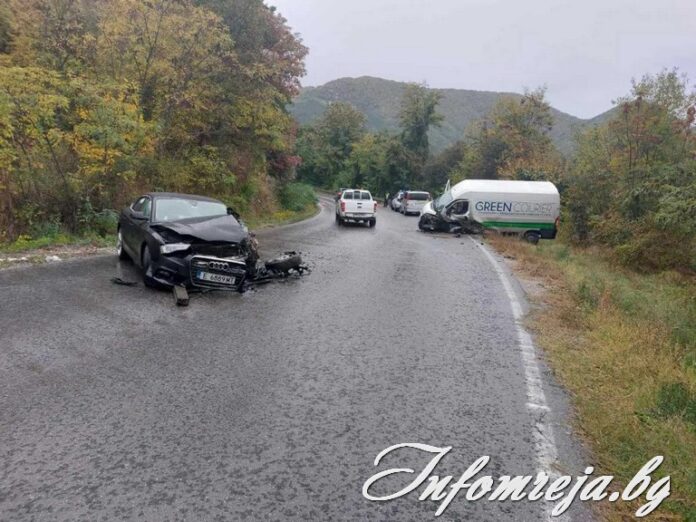 Второ ПТП на пътя за Гоце Делчев: Кола се заби в микробус