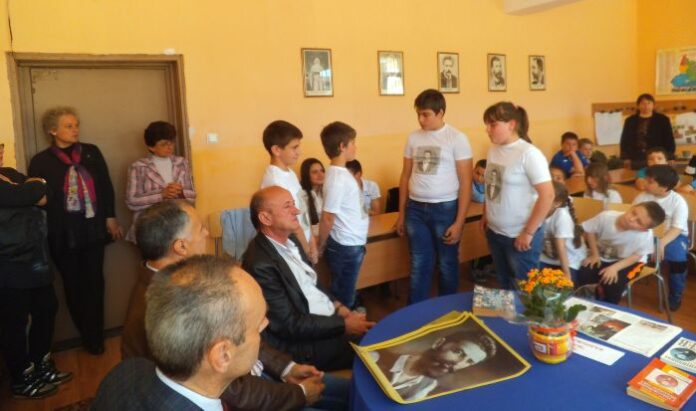 Вълнуваща среща на учениците от клуб „Млади възрожденци” от ОУ „Христо Ботев“ - Кюстендил с Боян Ботйов