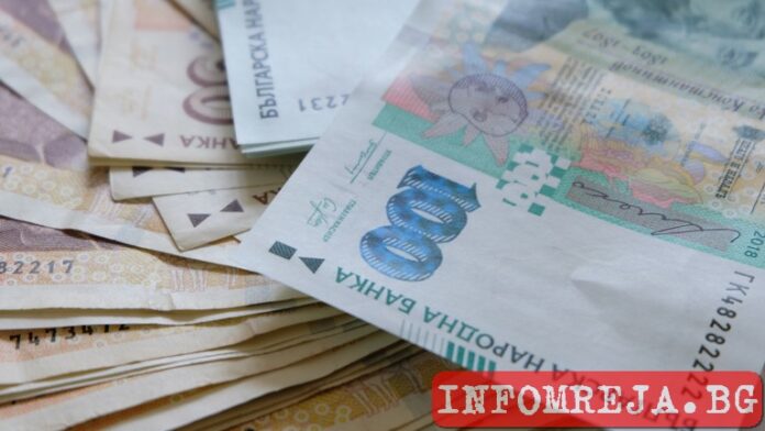 Върнаха 28 бона на измамена по телефона баба