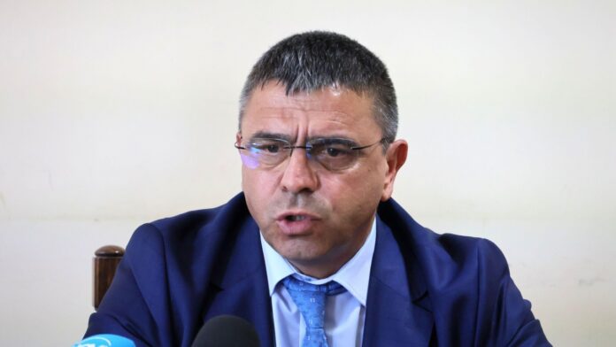Вътрешният министър посреща Нова година на Дунав мост