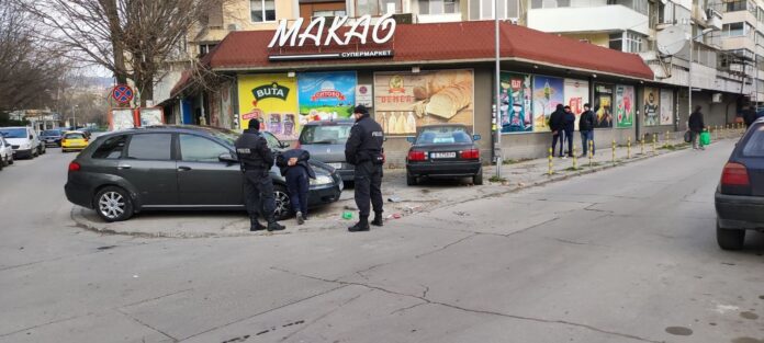 Във Варна откриха крадците на лек автомобил