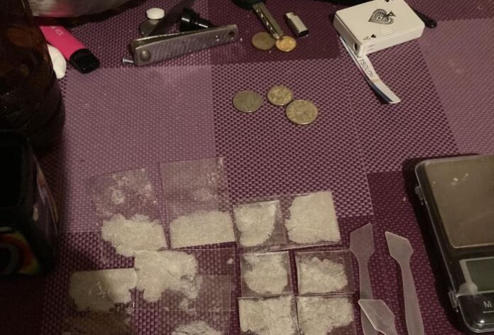 Във Варна задържаха осъждан мъж за разпространение на наркотични вещества