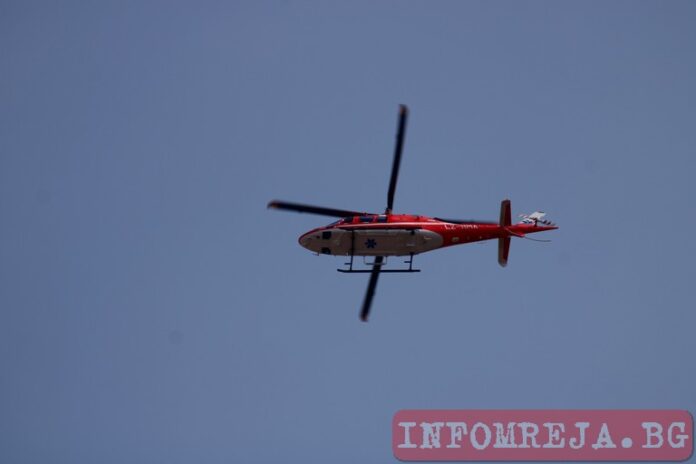 Въздушната линейка помогна на пострадал при падане мъж във Влахи