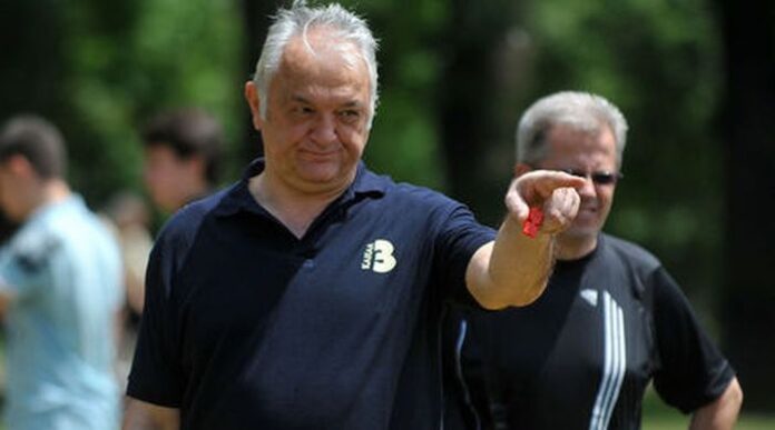 Взривен е автомобилът на журналиста Сашо Диков