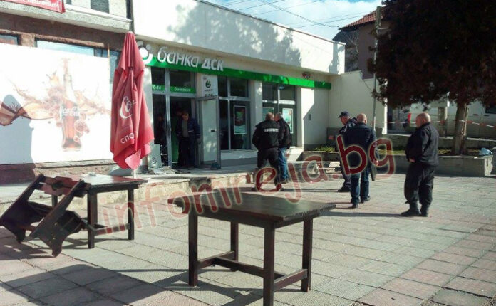 Взривиха банкомата в центъра на Гърмен