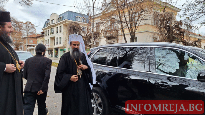 За Деня на християнското семейство: Патриарх Даниил отслужи празнична вечерня в Кюстендил