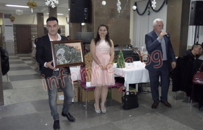 За седма поредна година сатовчанци отвориха широко сърцата си за сираците и болните деца
