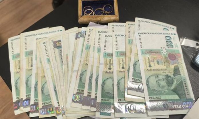 Задържаха 43-годишна жена от Поморие